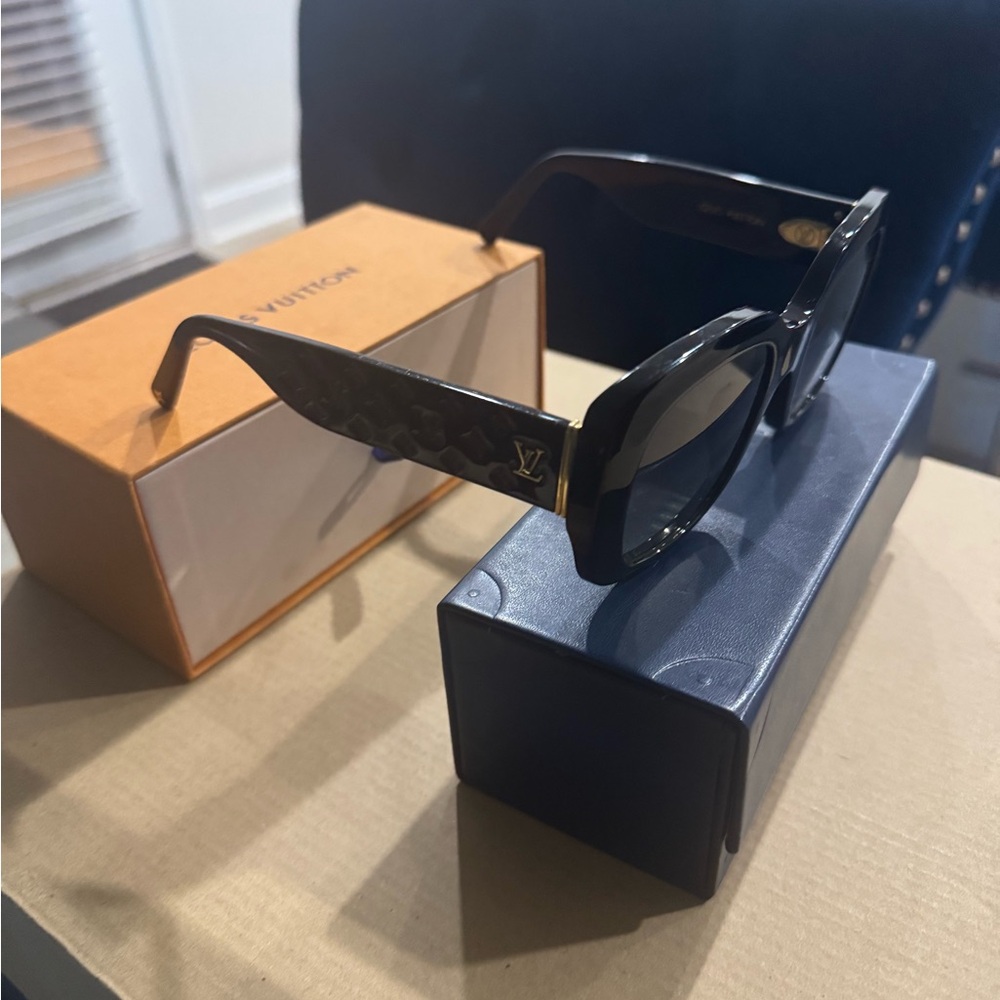 LV Empreinte Square Sunglasses - Picture 2 of 7